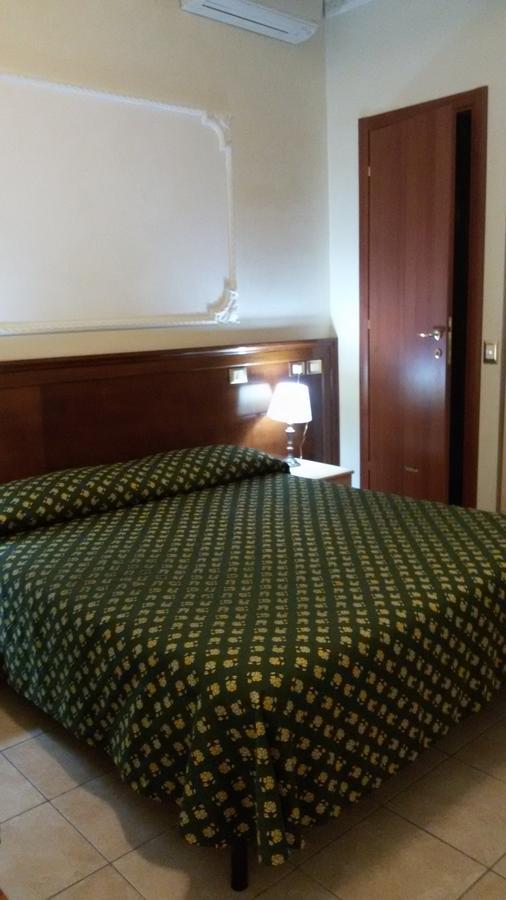 Rosetta Hotel โรม ภายนอก รูปภาพ